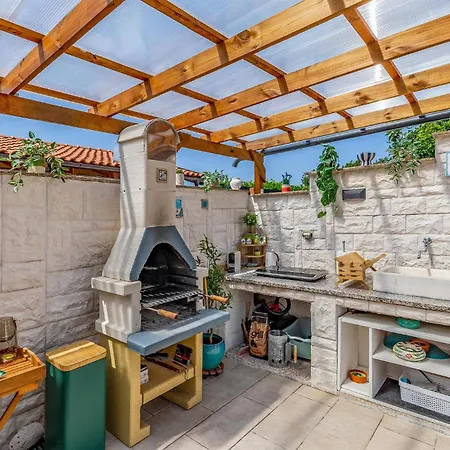 Beautiful In With Kitchen *