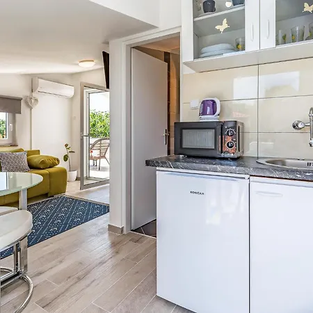 Beautiful In With Kitchen Holiday home *