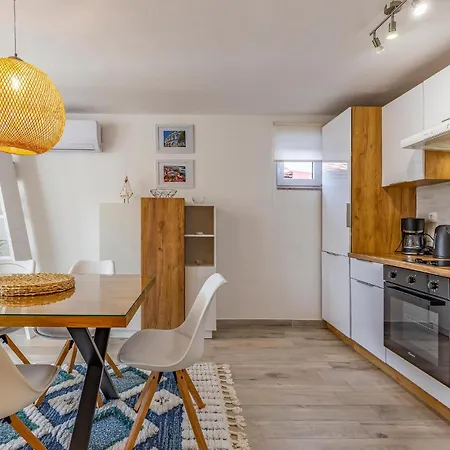 Holiday home Beautiful In With Kitchen *