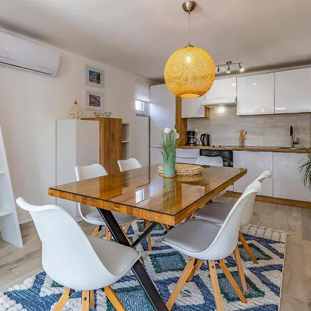 Beautiful In With Kitchen Holiday home *