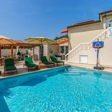 Beautiful In With Kitchen Hébergement de vacances